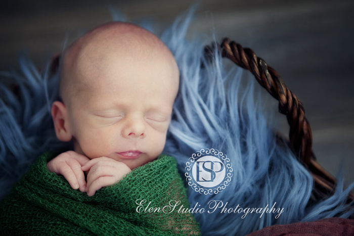 Newborn-Photographer-Derby-ORW10-Elen-Studio-Photography-023