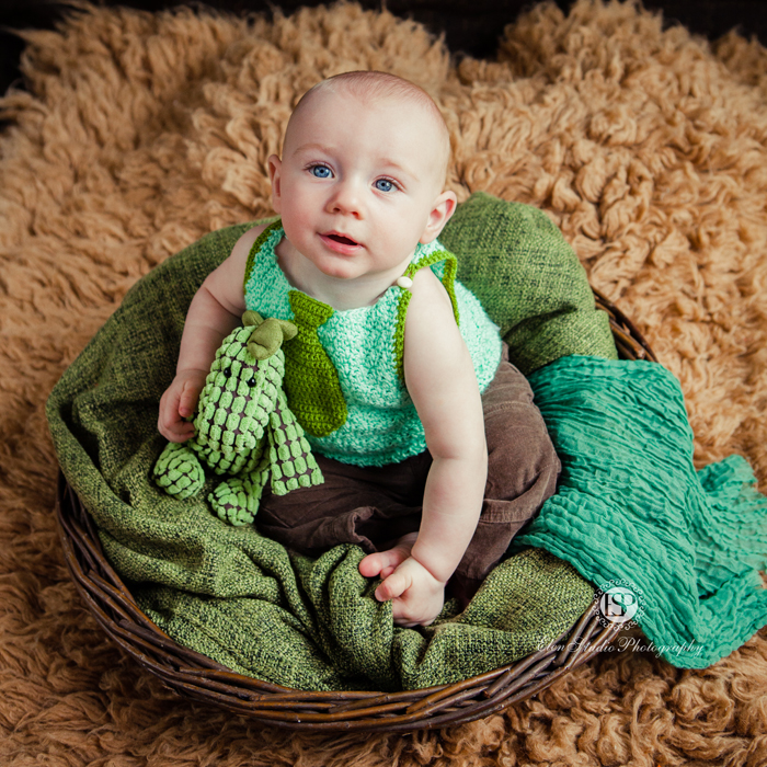 green-brown-baby-boy-photographs-Derby-BG-Elen-Studio-Photography-web-011