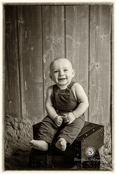 green-brown-baby-boy-photographs-Derby-BG-Elen-Studio-Photography-web-035