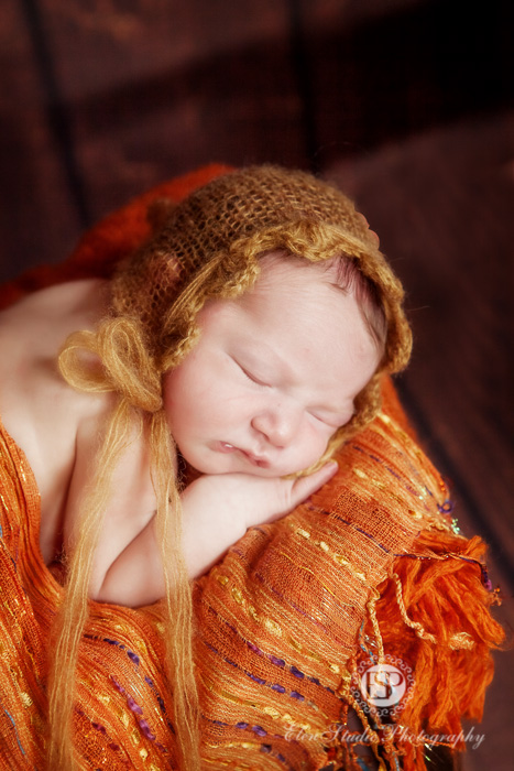 newborn-baby-girl-4-days-derby-Elen-Studio-Photography-039-web