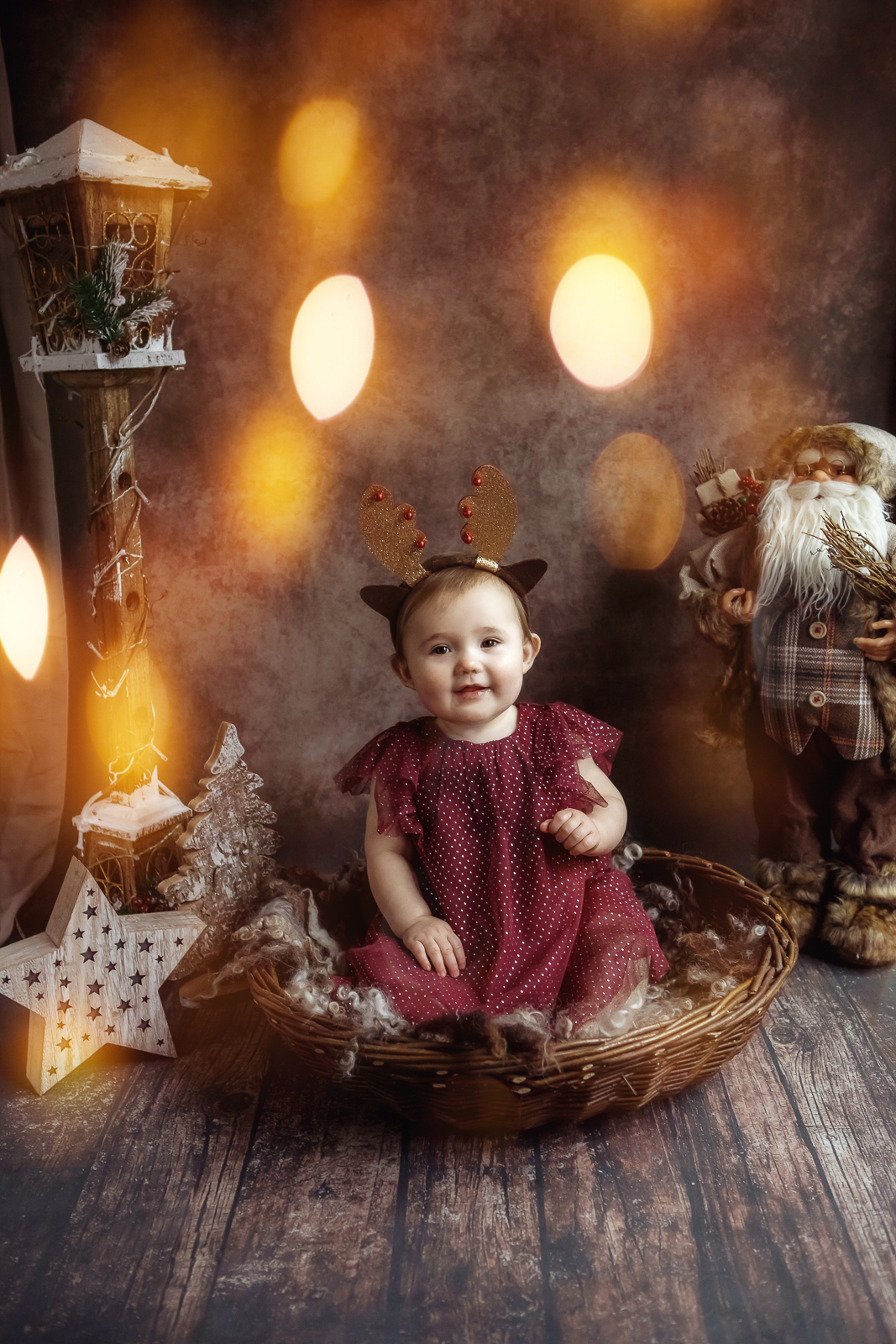 baby-girl-christmas-photos-derby-M-Elen-Studio-Photography-008_